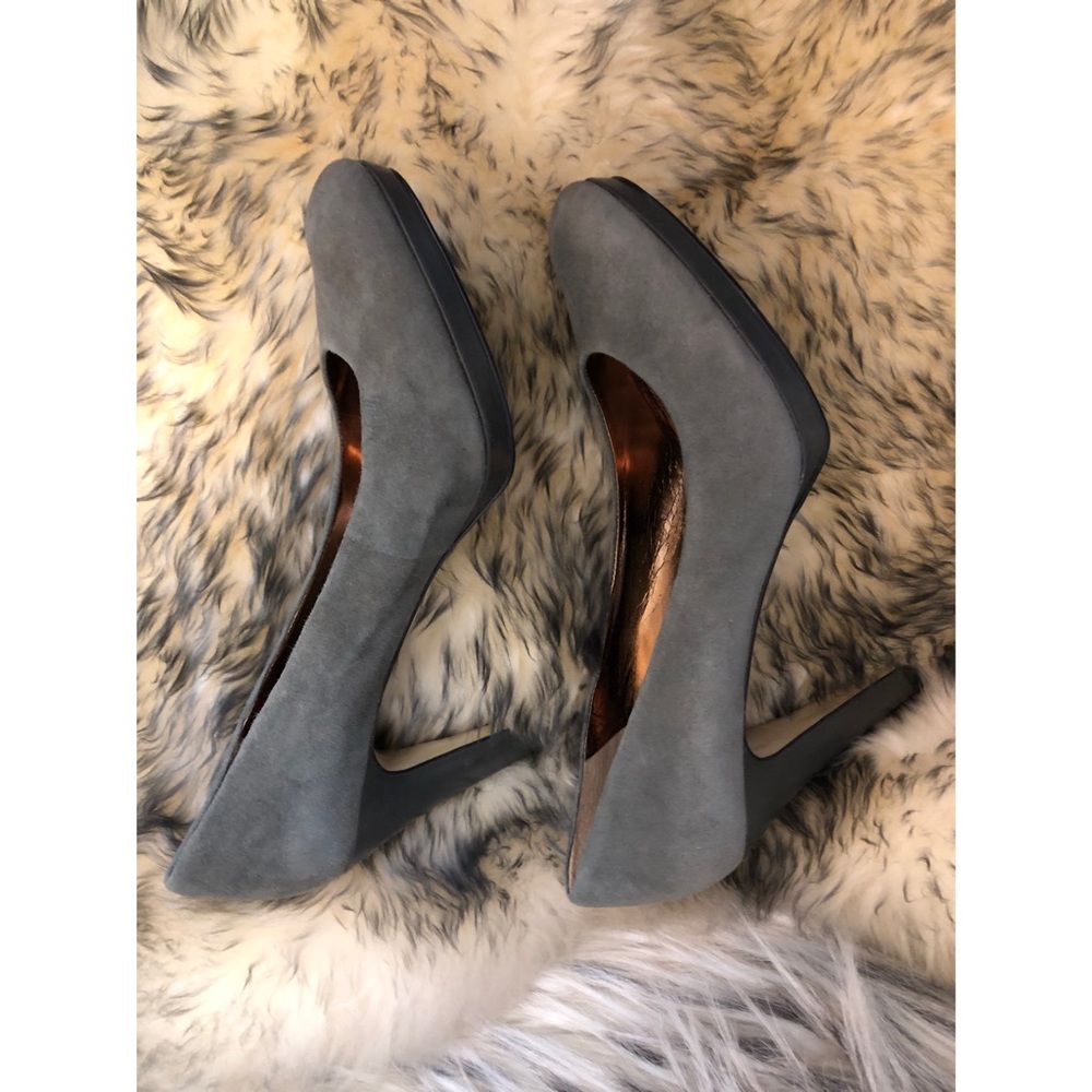 Enzo Angiolini - Gray Suede Heels